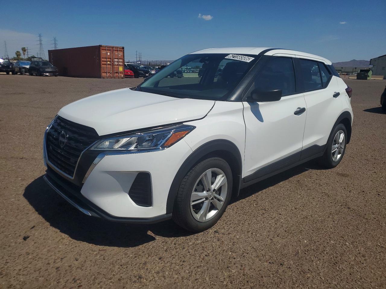 2024 NISSAN KICKS