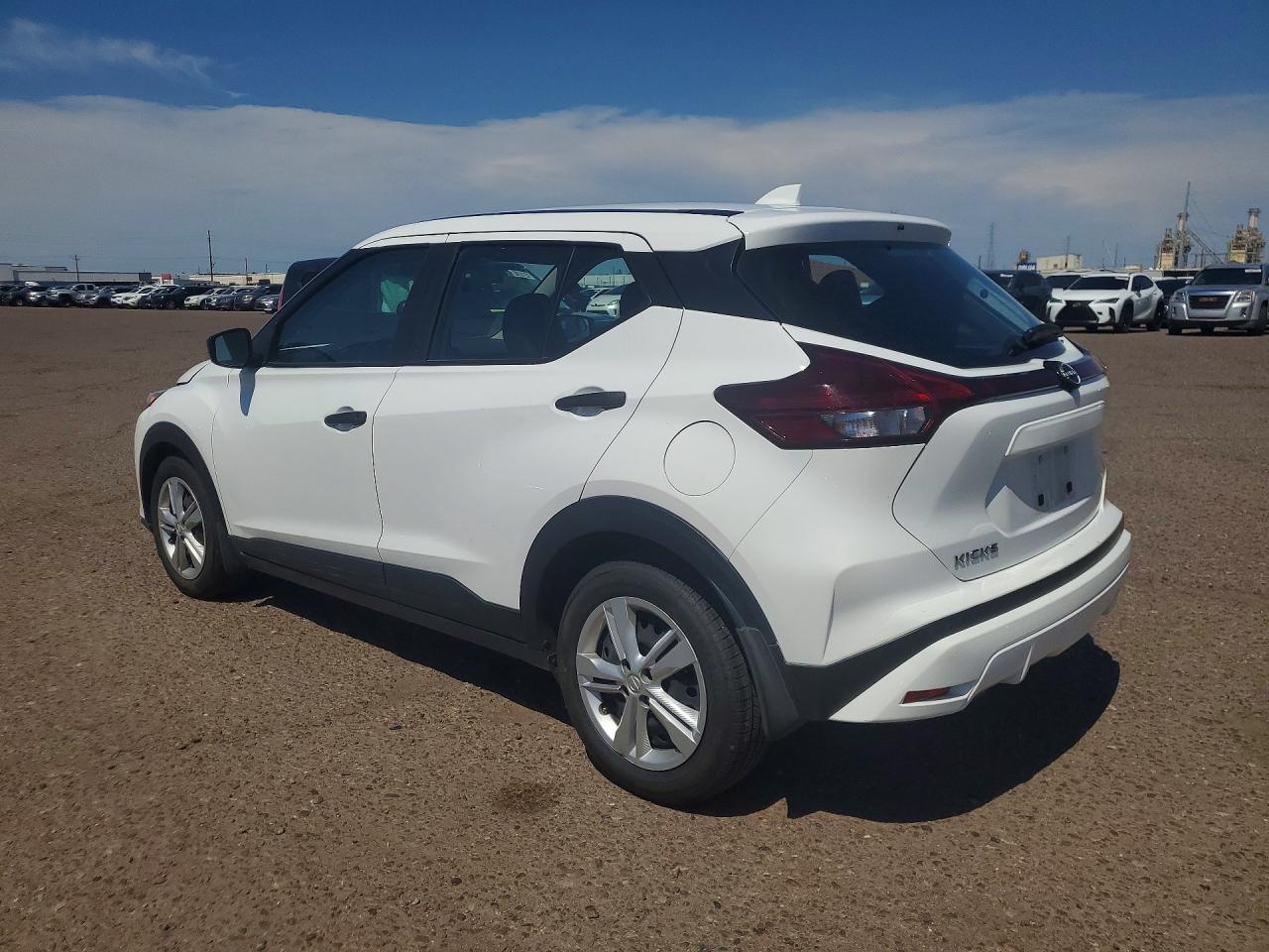 2024 NISSAN KICKS