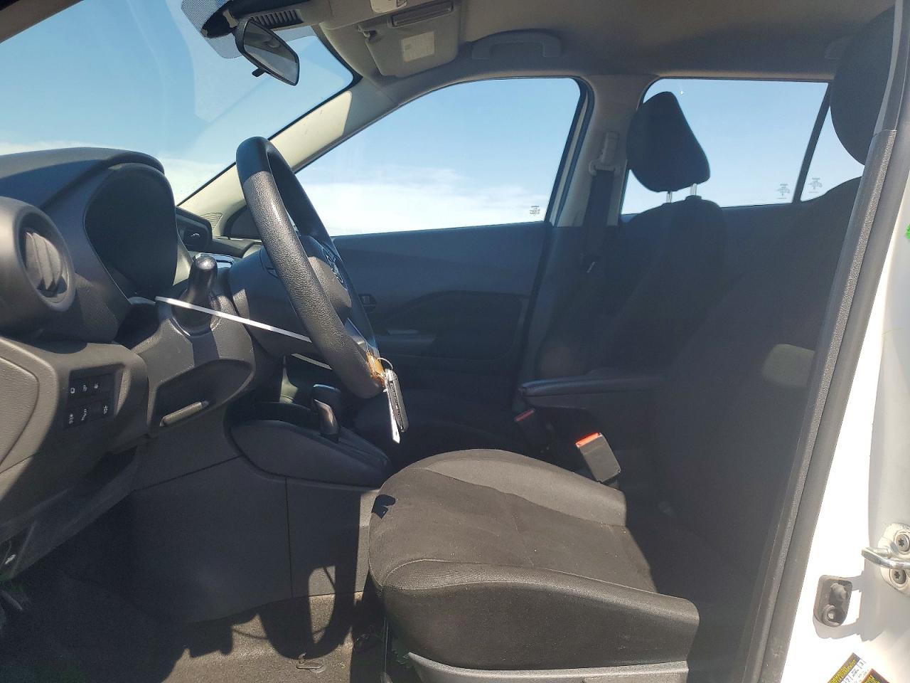 2024 NISSAN KICKS
