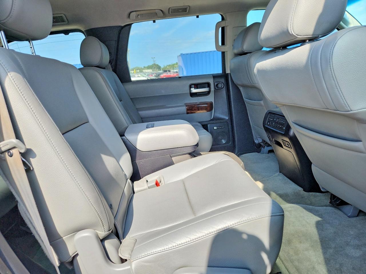 2010 TOYOTA SEQUOIA