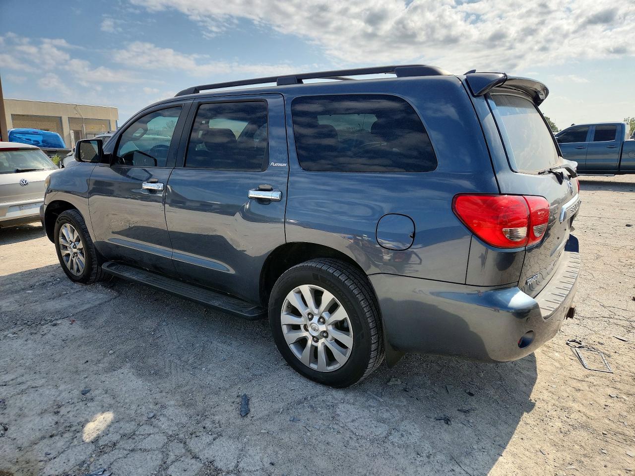 2010 TOYOTA SEQUOIA