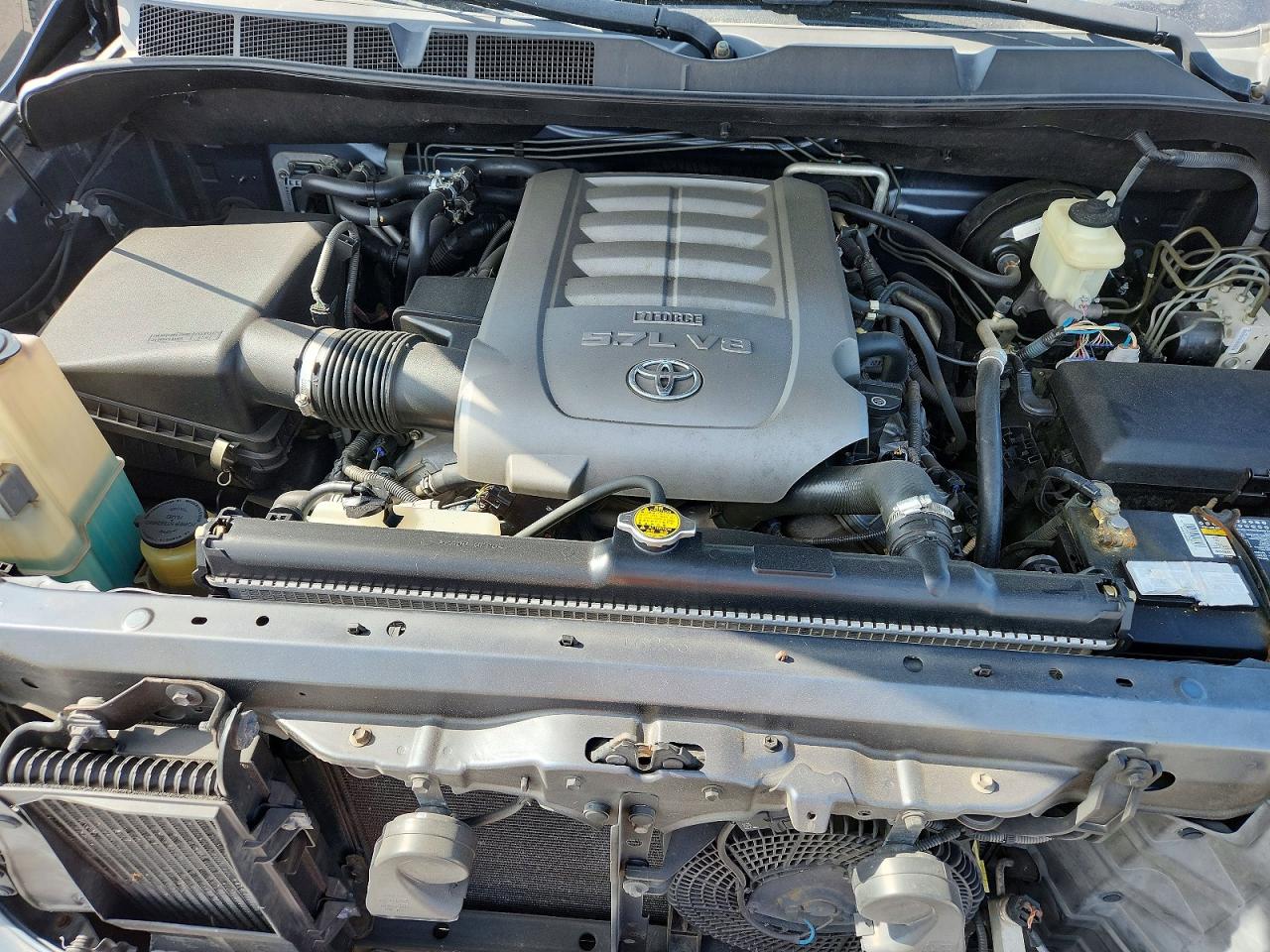 2010 TOYOTA SEQUOIA