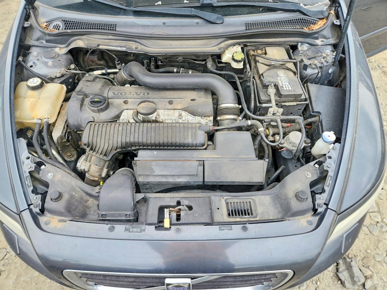 2010 VOLVO S40