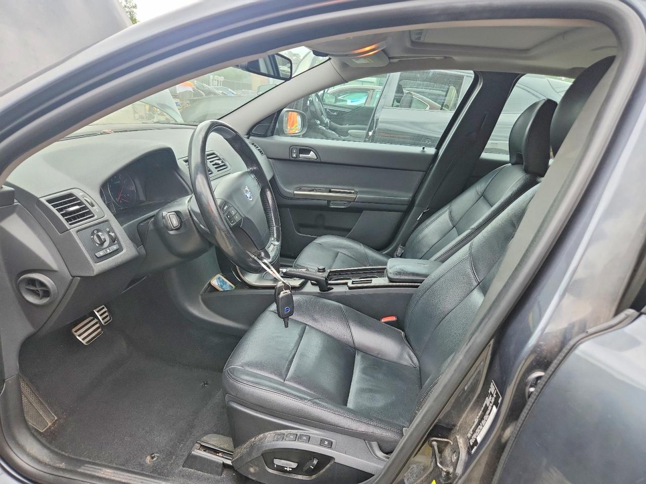 2010 VOLVO S40