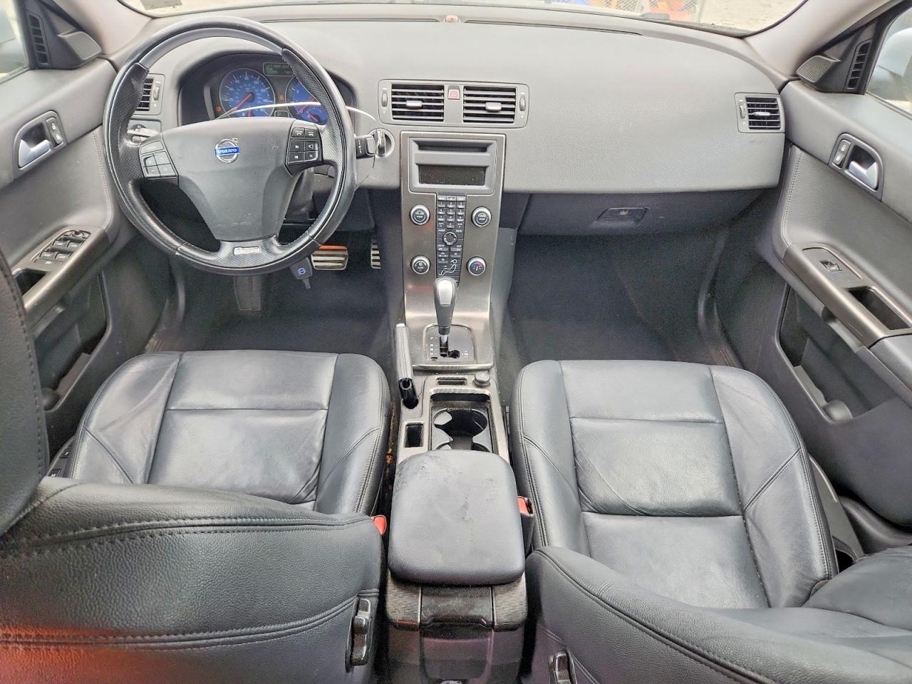 2010 VOLVO S40