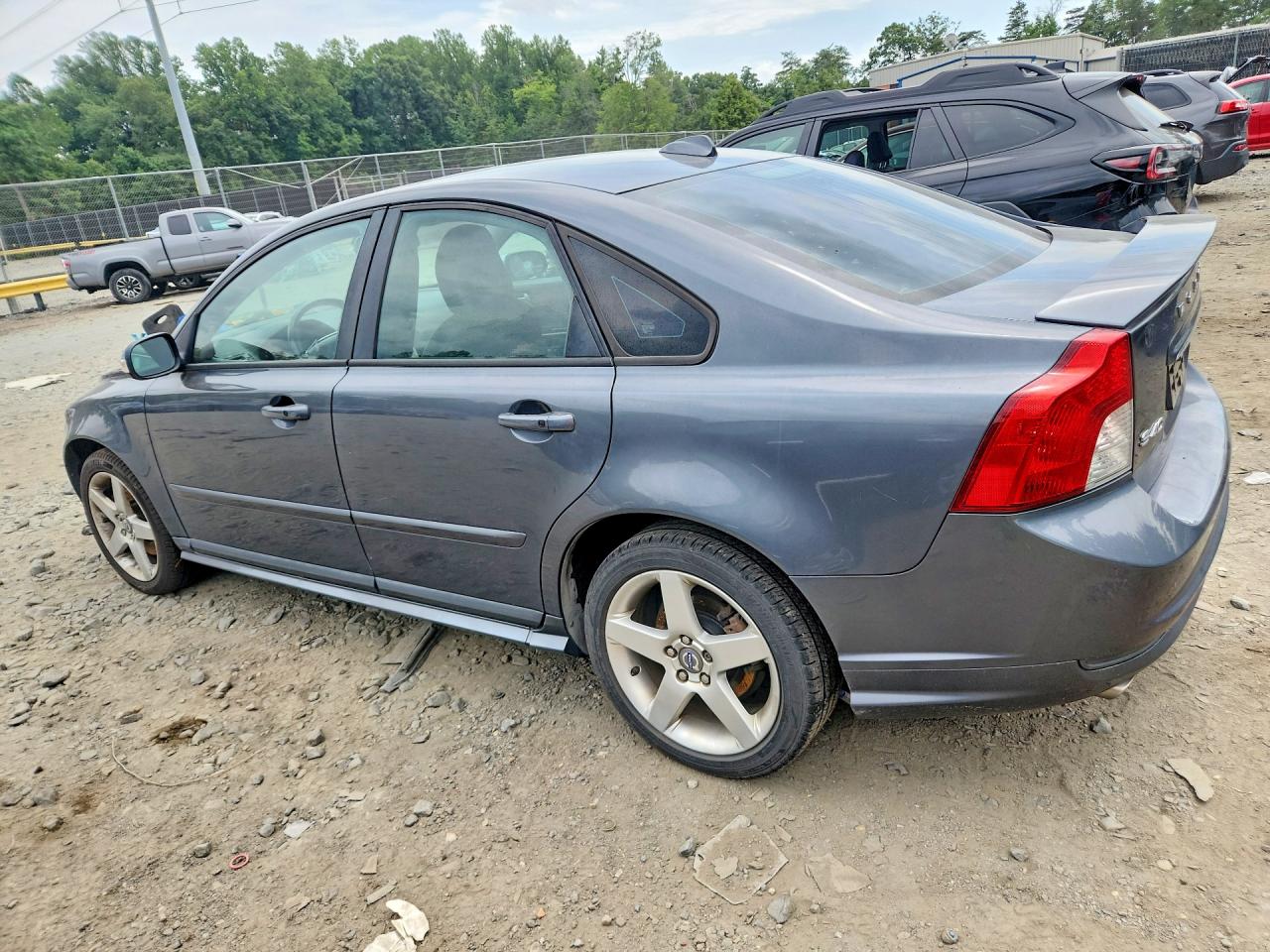 2010 VOLVO S40