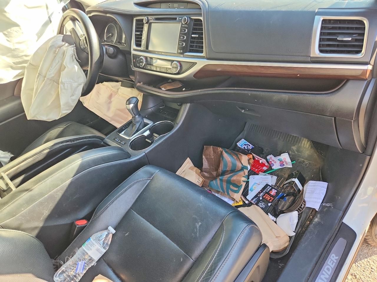 2016 TOYOTA HIGHLANDER