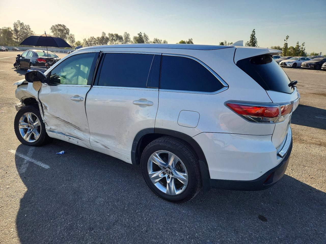 2016 TOYOTA HIGHLANDER
