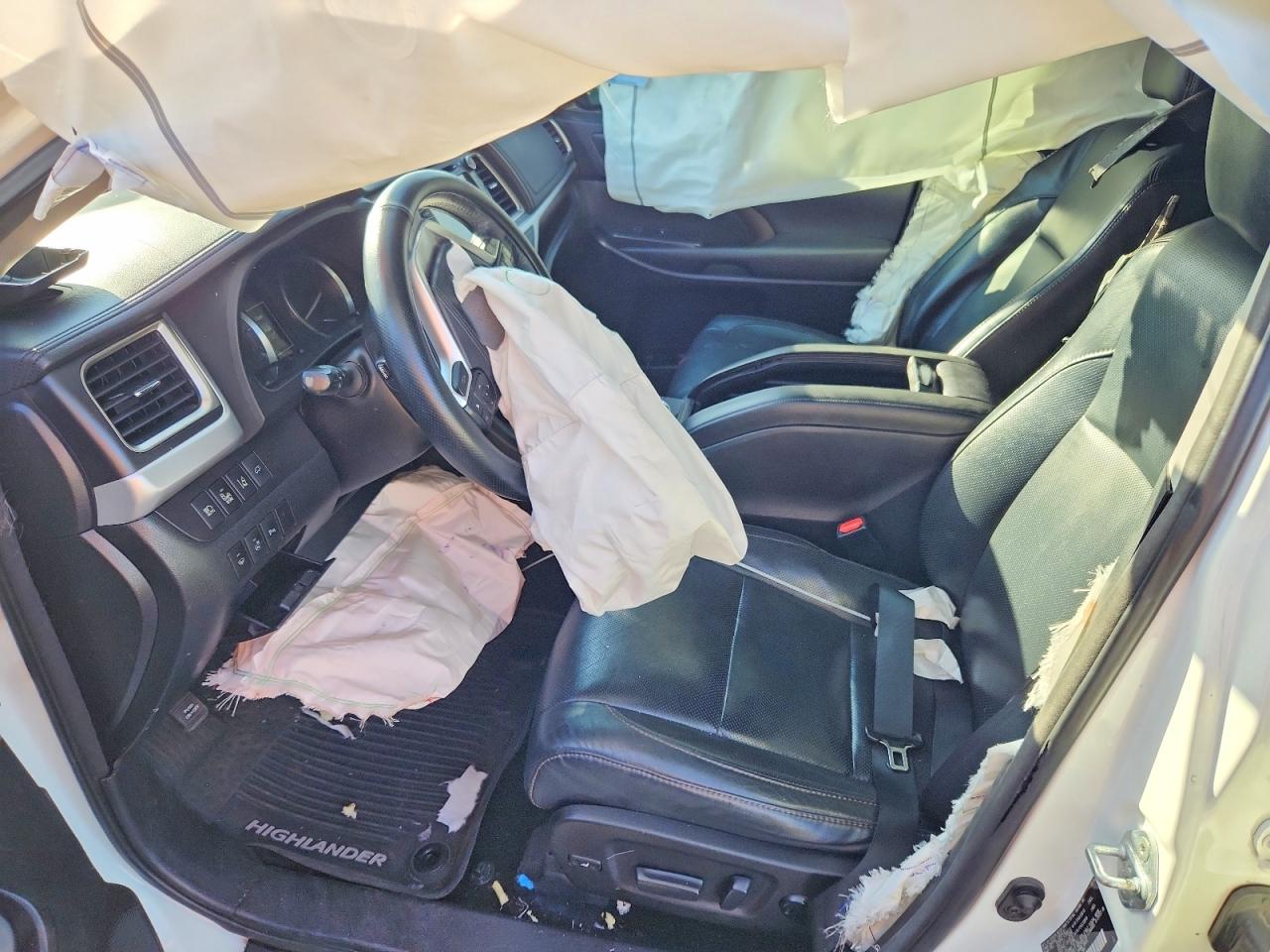 2016 TOYOTA HIGHLANDER