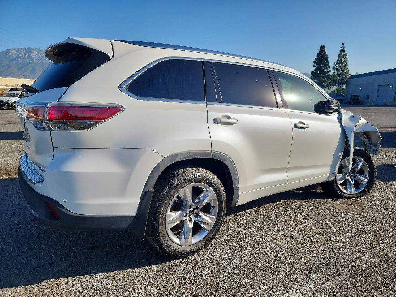 2016 TOYOTA HIGHLANDER