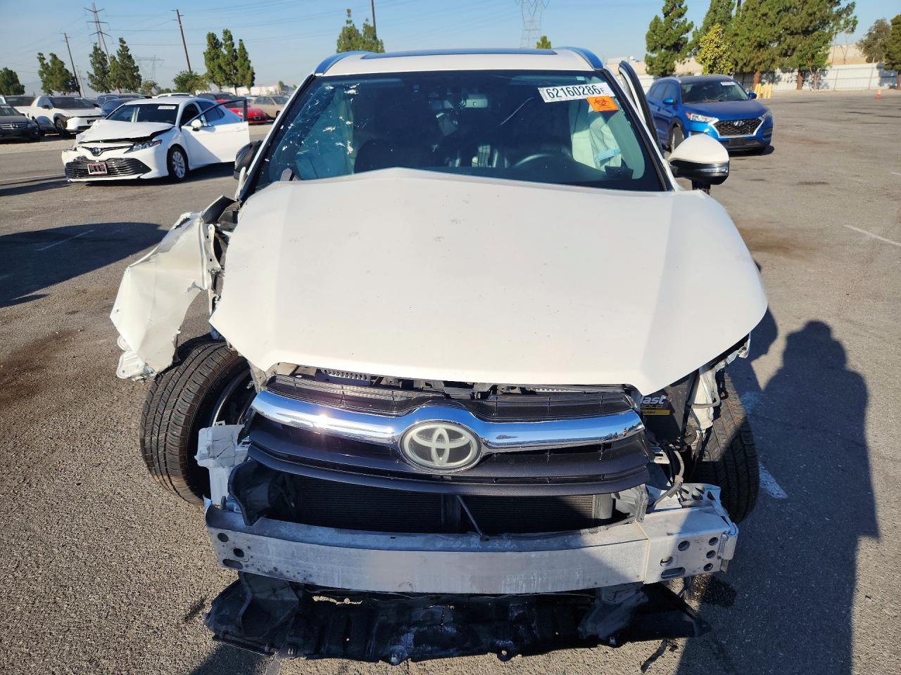 2016 TOYOTA HIGHLANDER