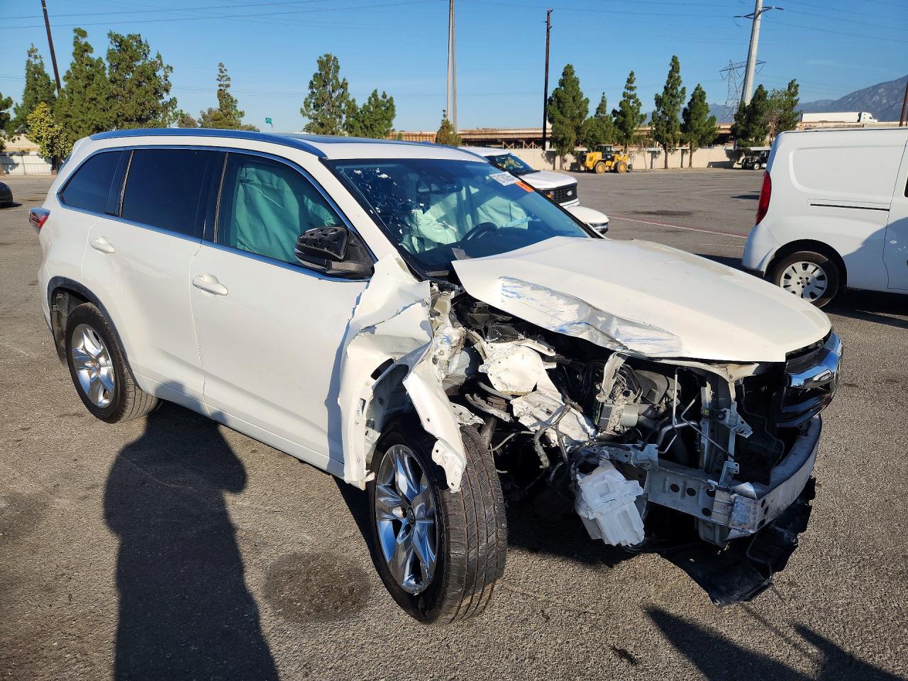 2016 TOYOTA HIGHLANDER