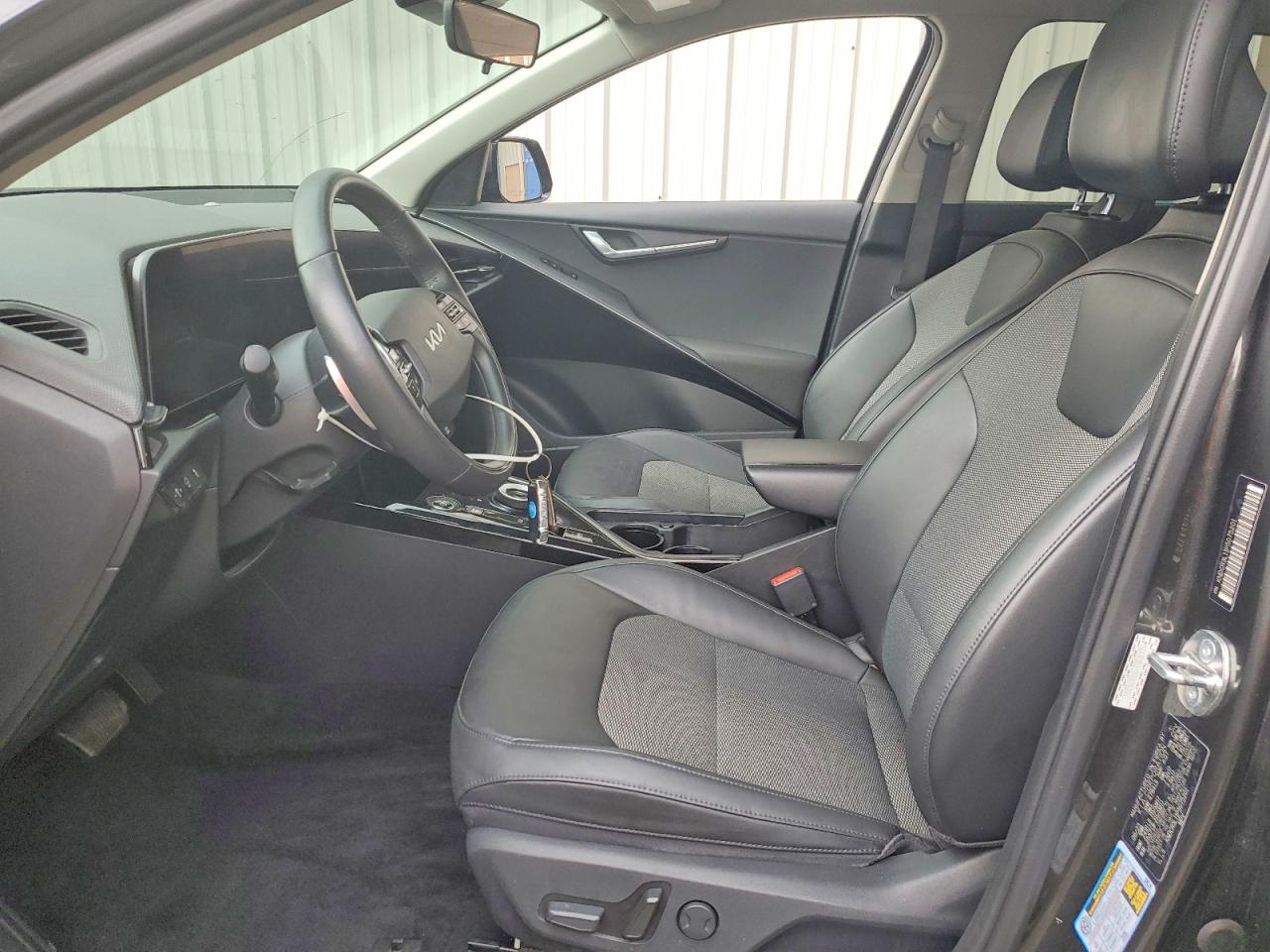 2023 KIA NIRO