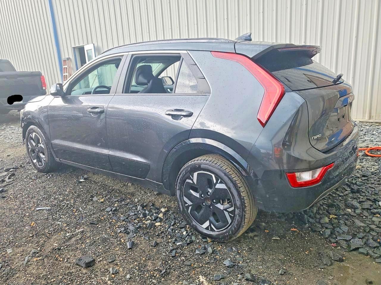 2023 KIA NIRO