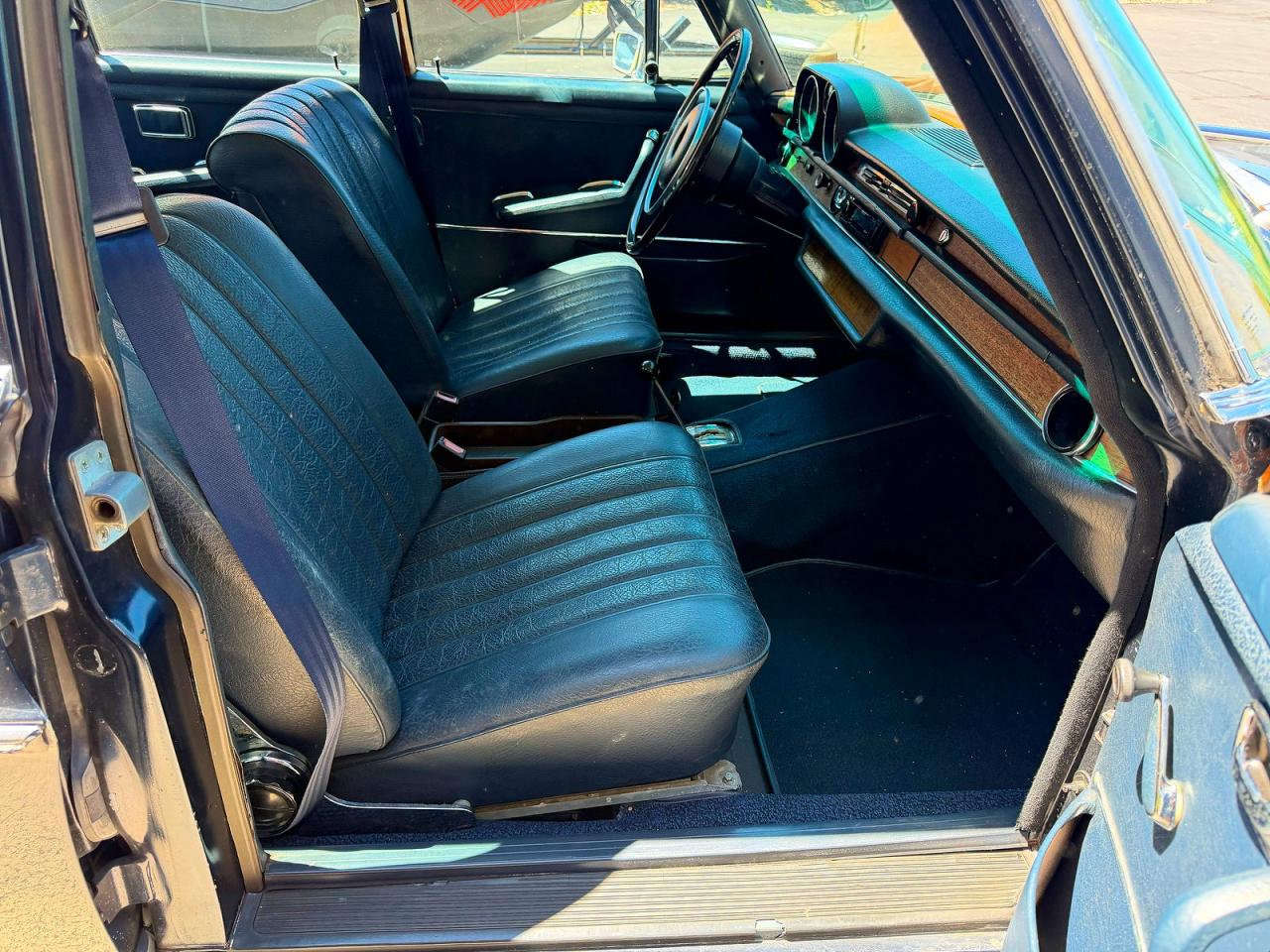 1968 MERCEDES-BENZ 280-CLASS