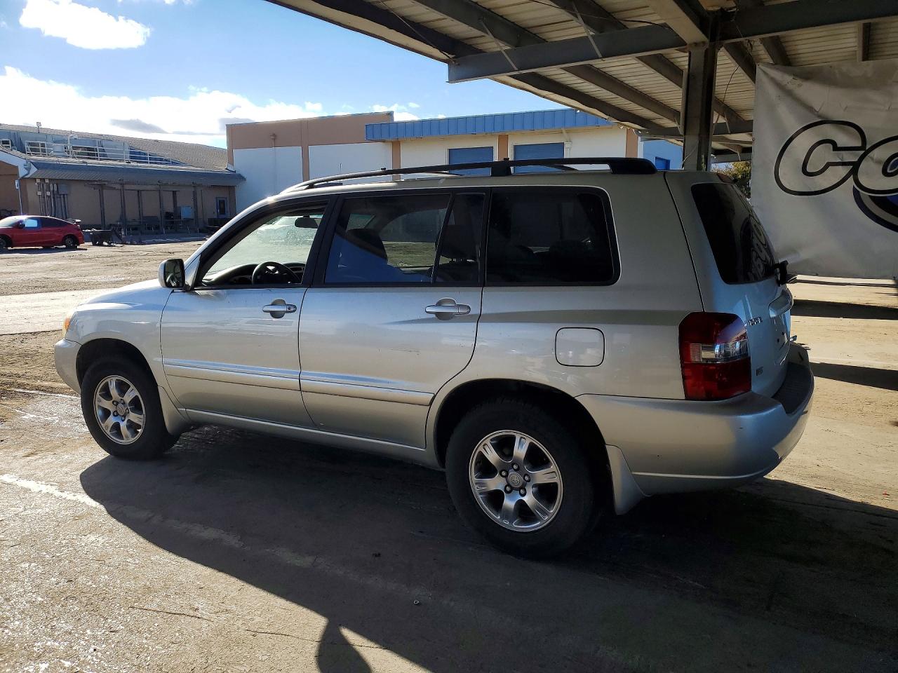 2005 TOYOTA HIGHLANDER