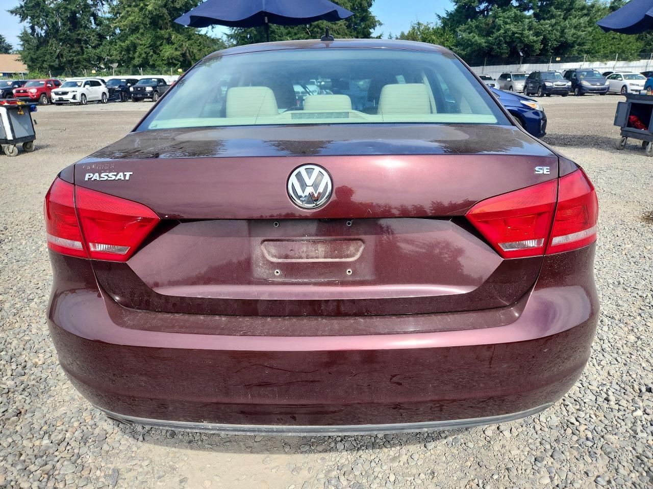 2014 VOLKSWAGEN PASSAT