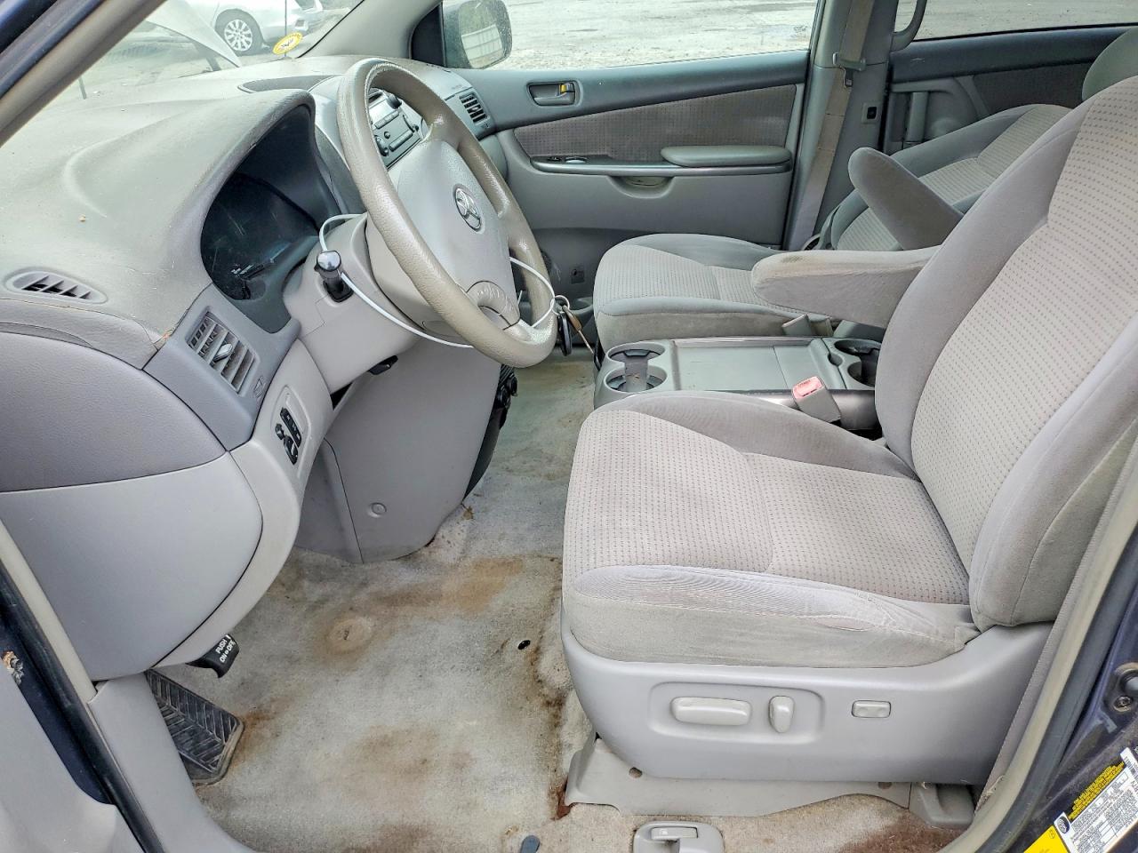 2006 TOYOTA SIENNA