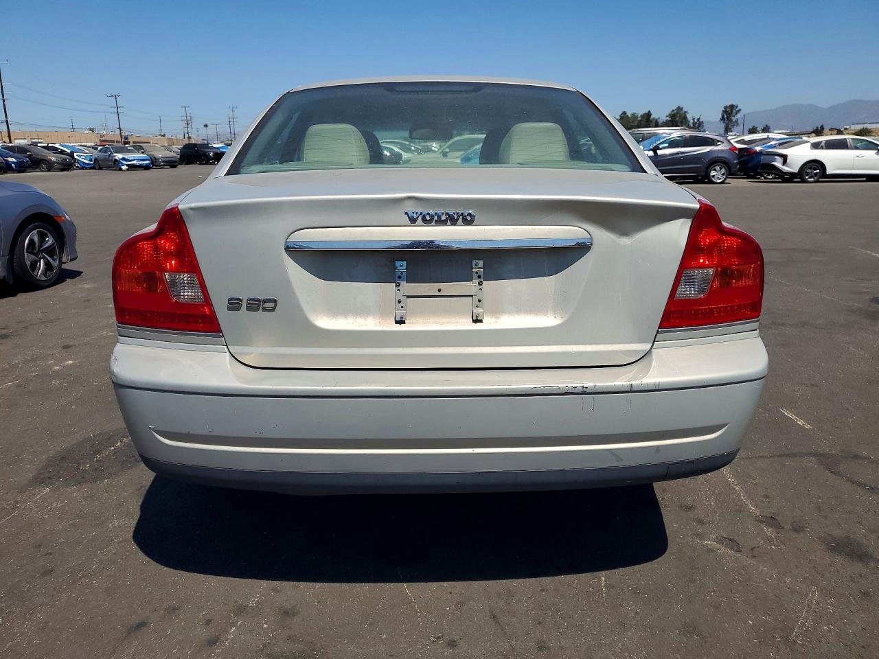 2004 VOLVO S80