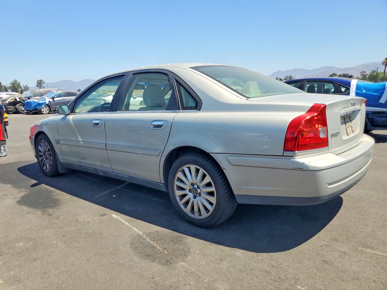 2004 VOLVO S80