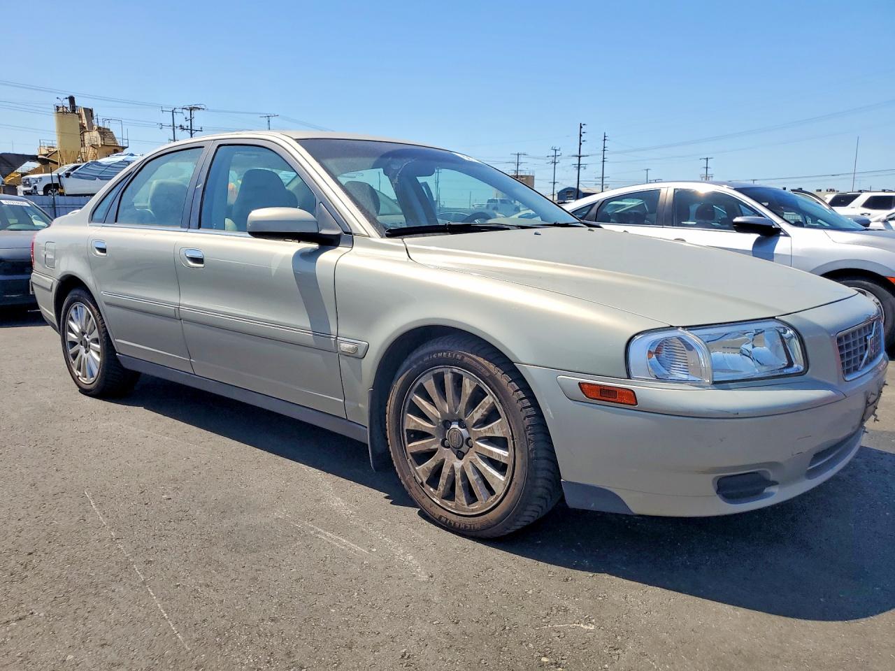 2004 VOLVO S80