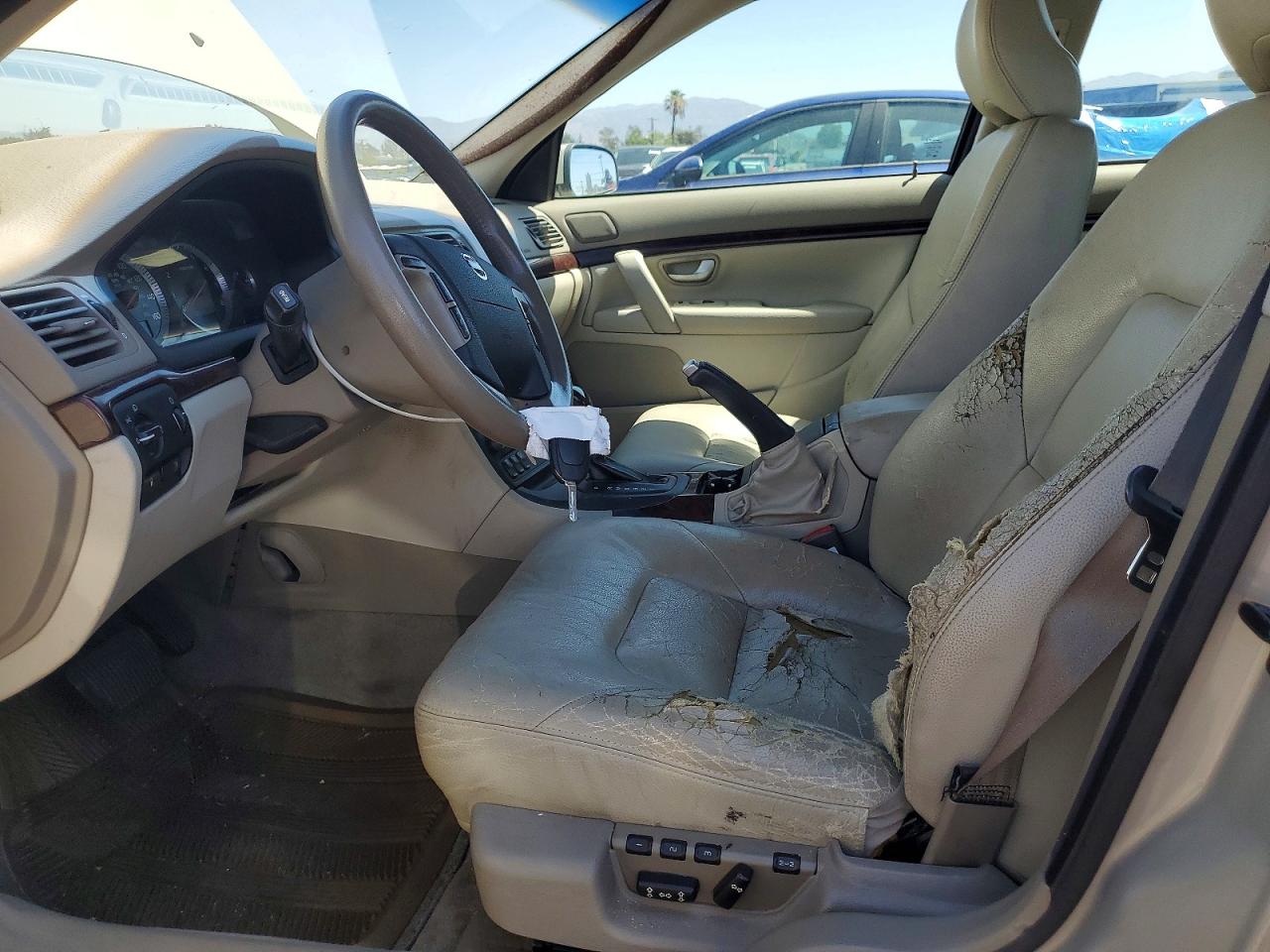 2004 VOLVO S80