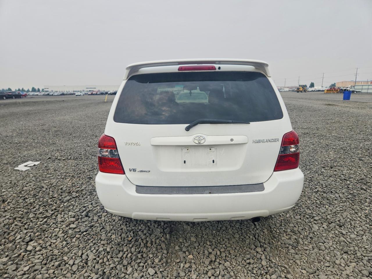 2005 TOYOTA HIGHLANDER
