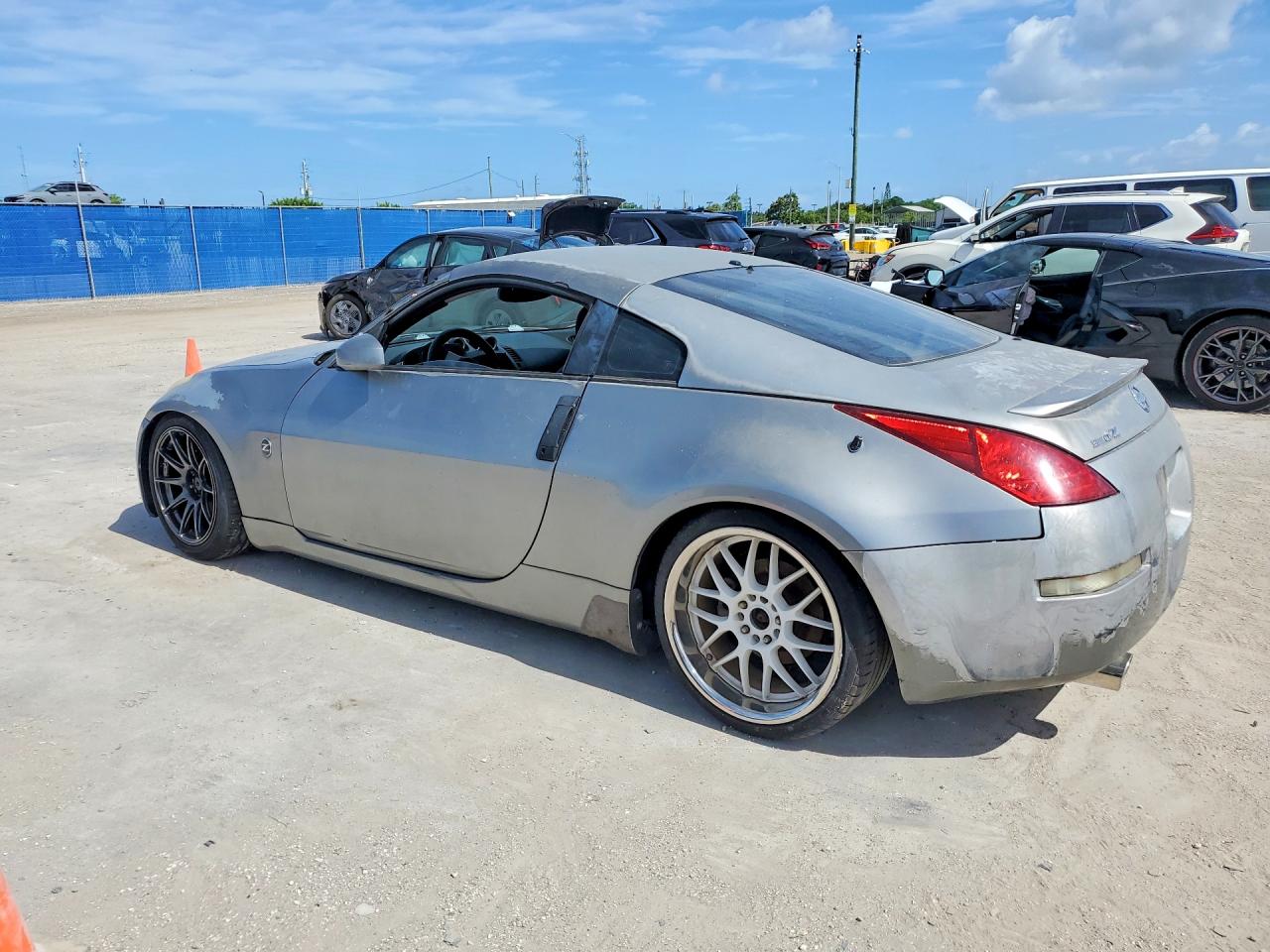 2003 NISSAN 350Z
