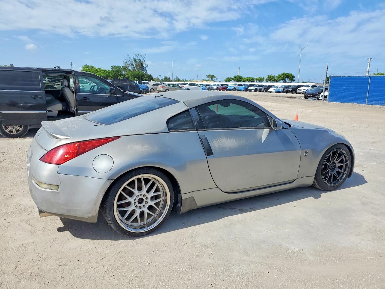 2003 NISSAN 350Z