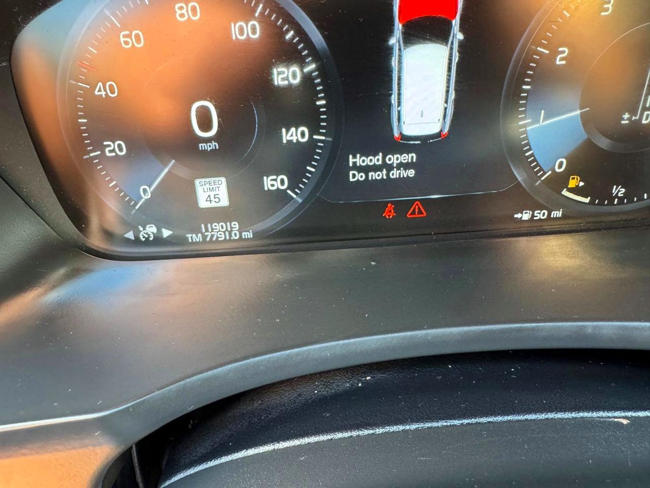 2020 VOLVO XC90