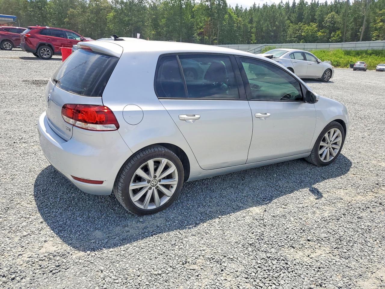 2014 VOLKSWAGEN GOLF