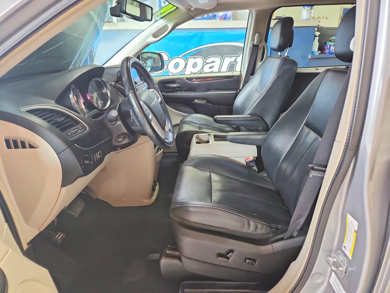 2014 CHRYSLER MINIVAN