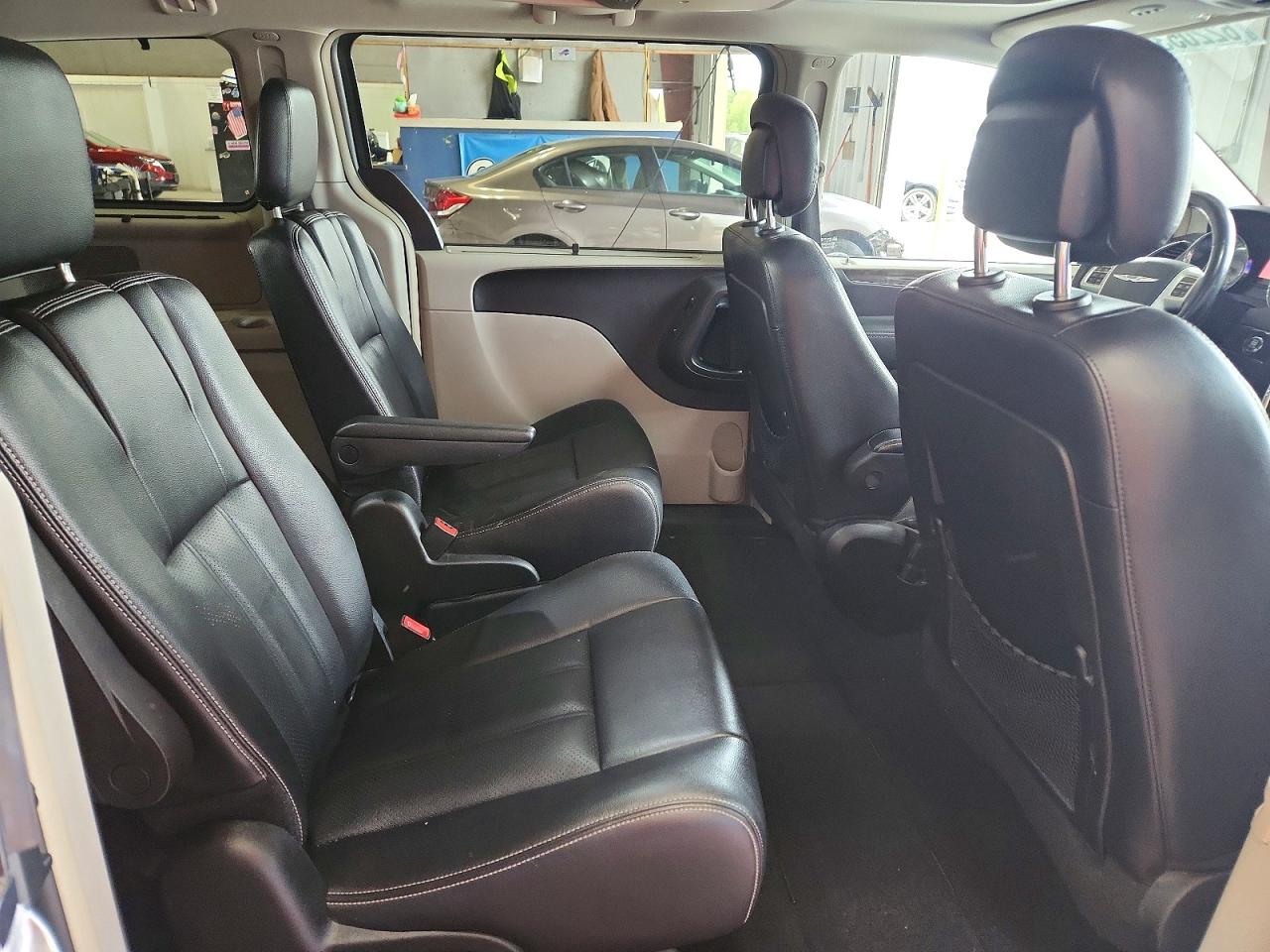 2014 CHRYSLER MINIVAN