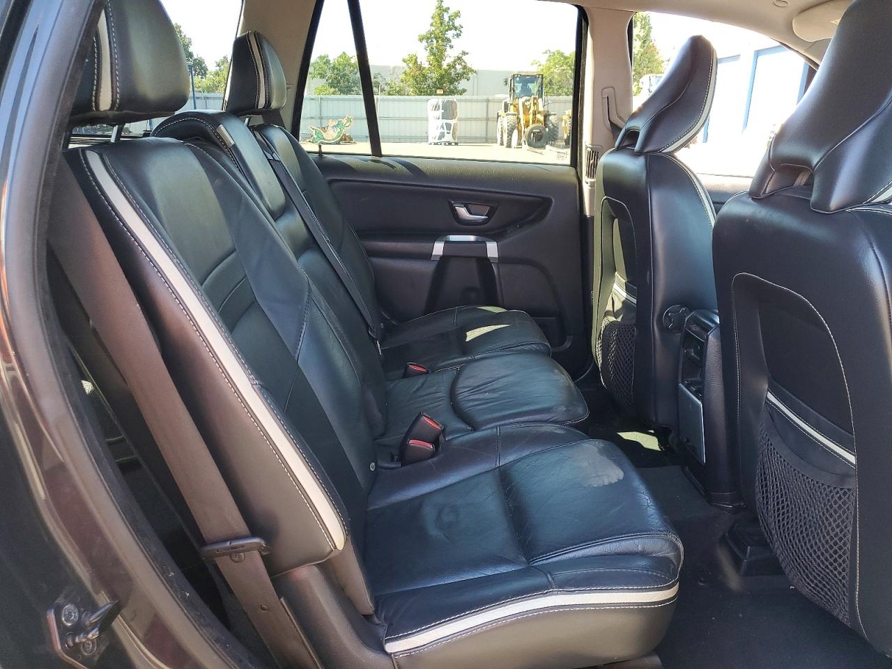 2011 VOLVO XC90