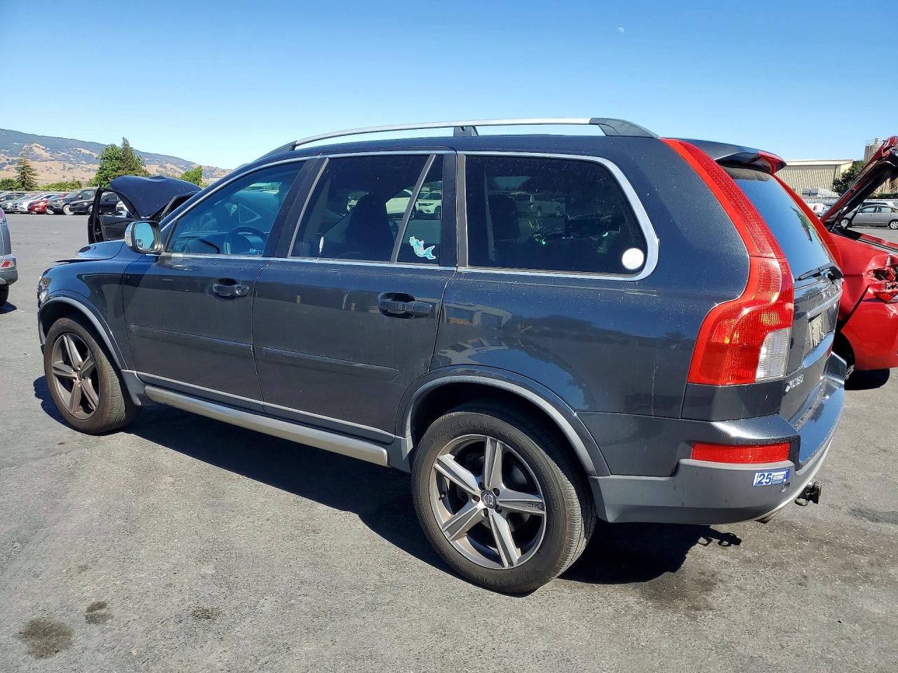 2011 VOLVO XC90
