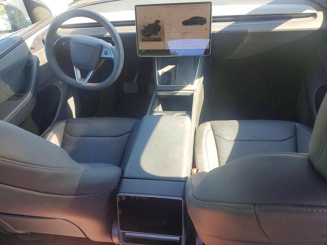 2026 TESLA MODEL Y