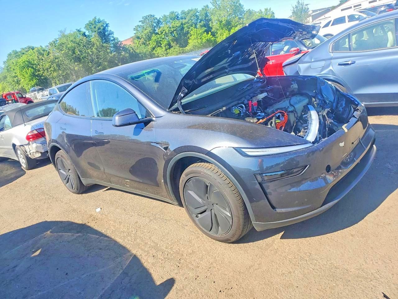 2026 TESLA MODEL Y