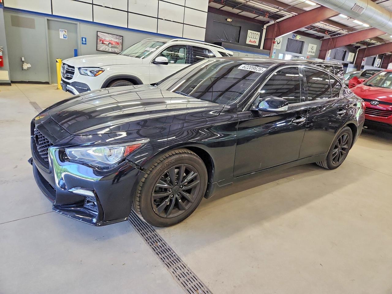 2015 INFINITI Q50