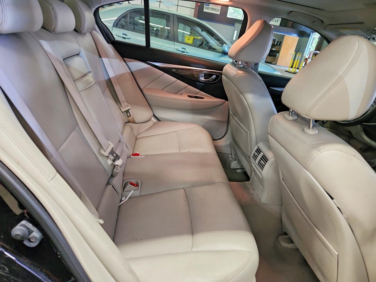 2015 INFINITI Q50