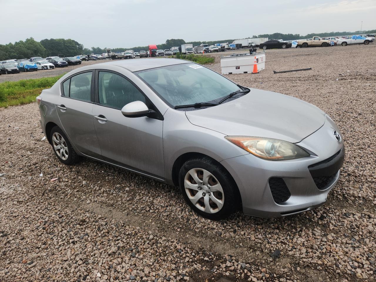 2013 MAZDA 3