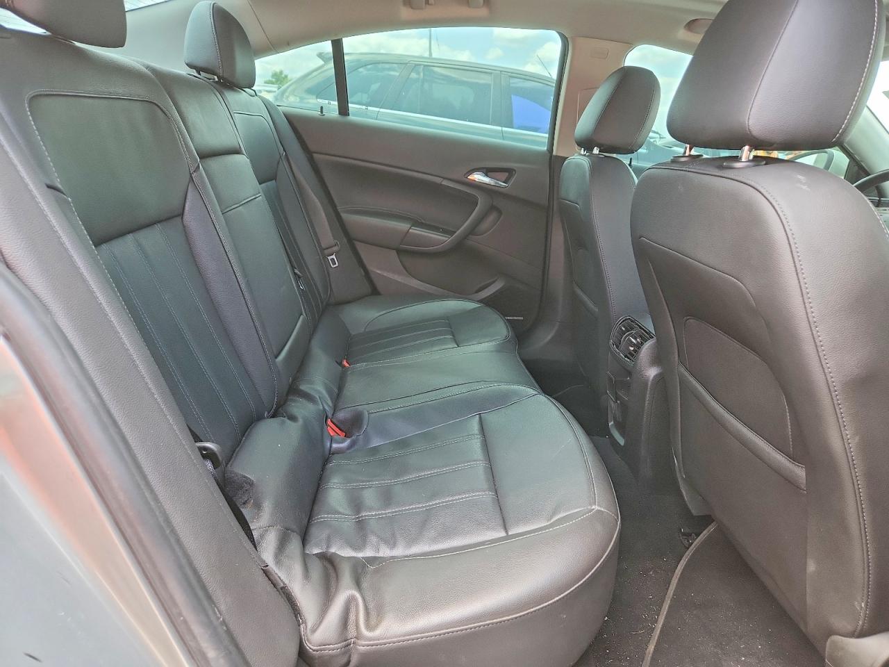 2011 BUICK REGAL
