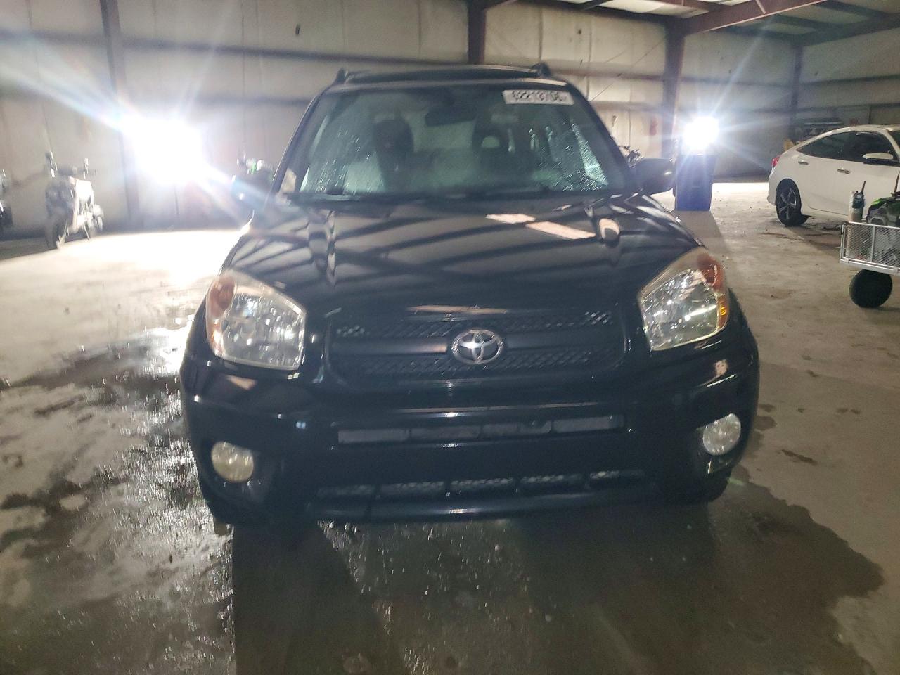 2004 TOYOTA RAV4 BASE
