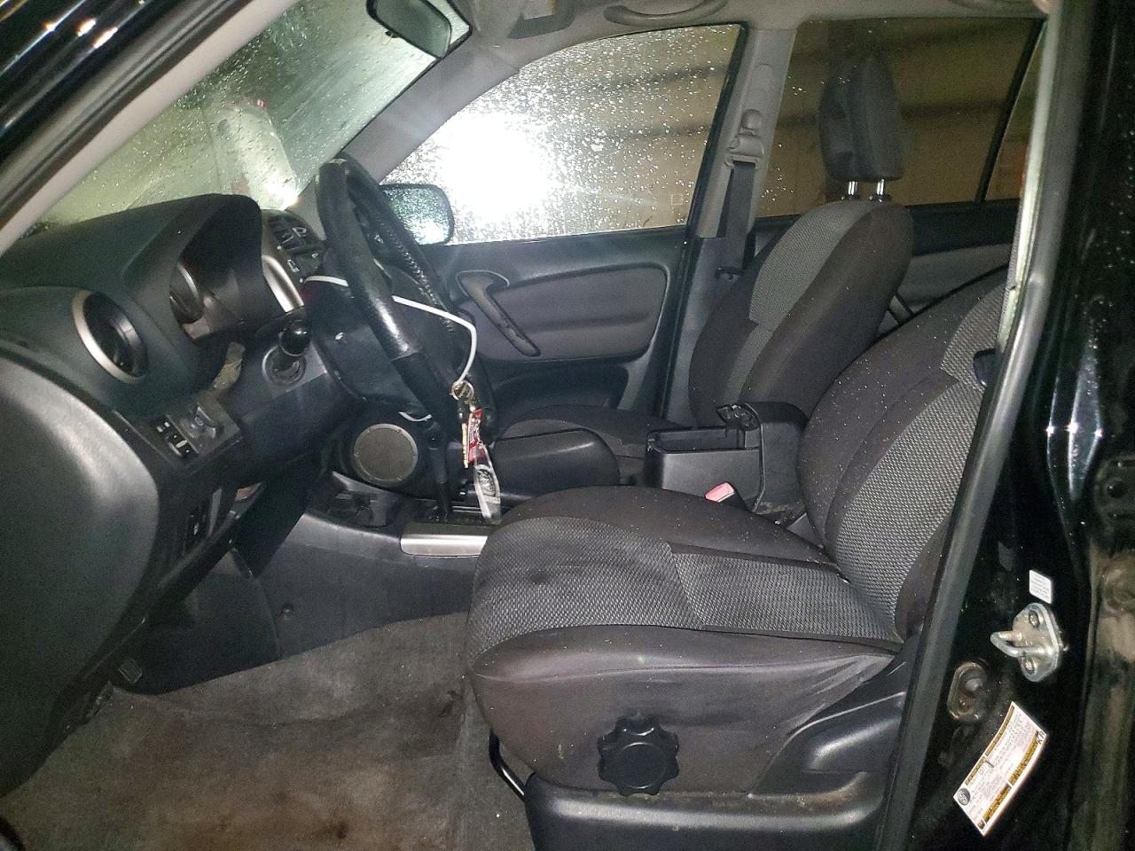 2004 TOYOTA RAV4 BASE