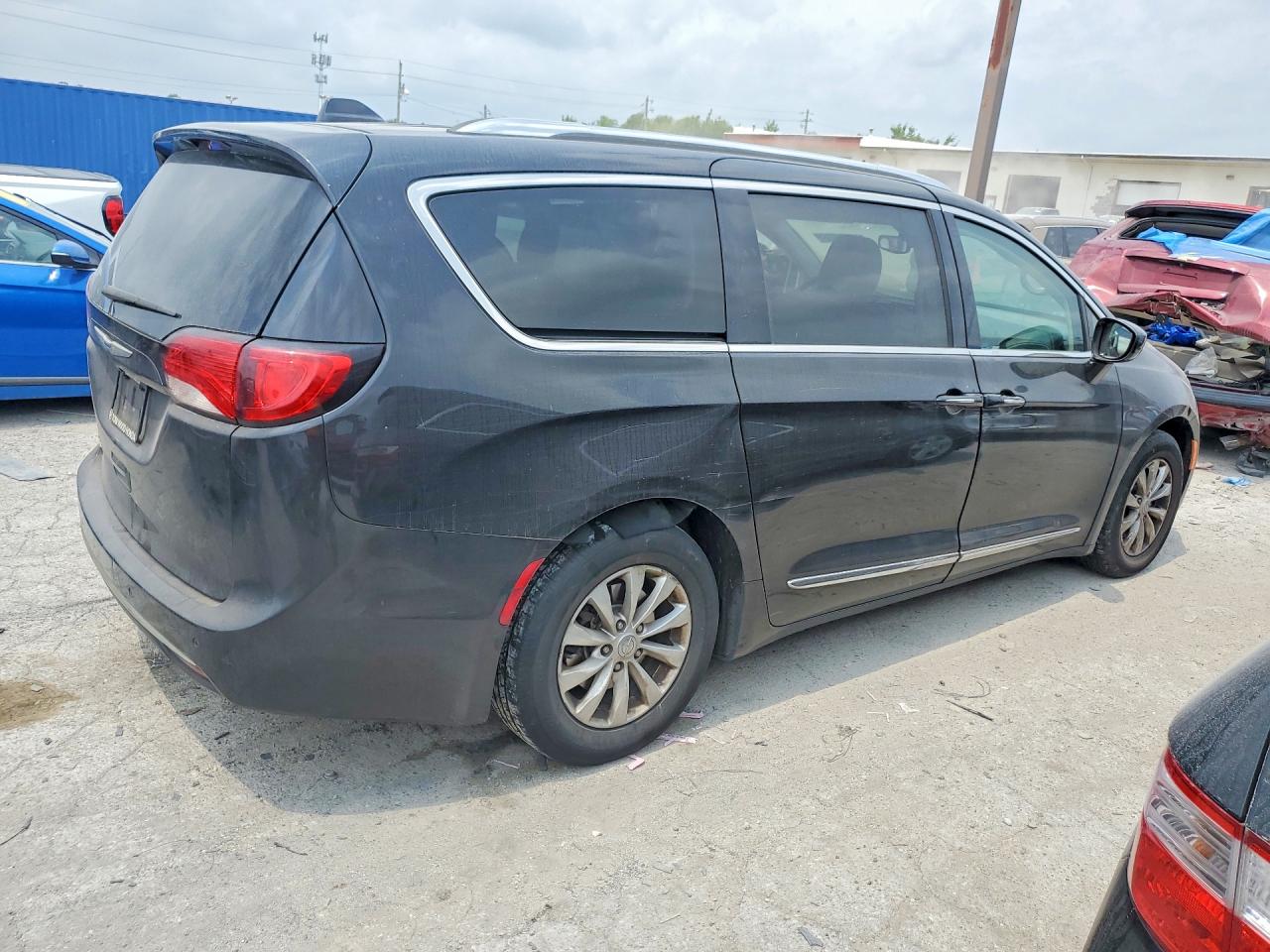 2018 CHRYSLER PACIFICA