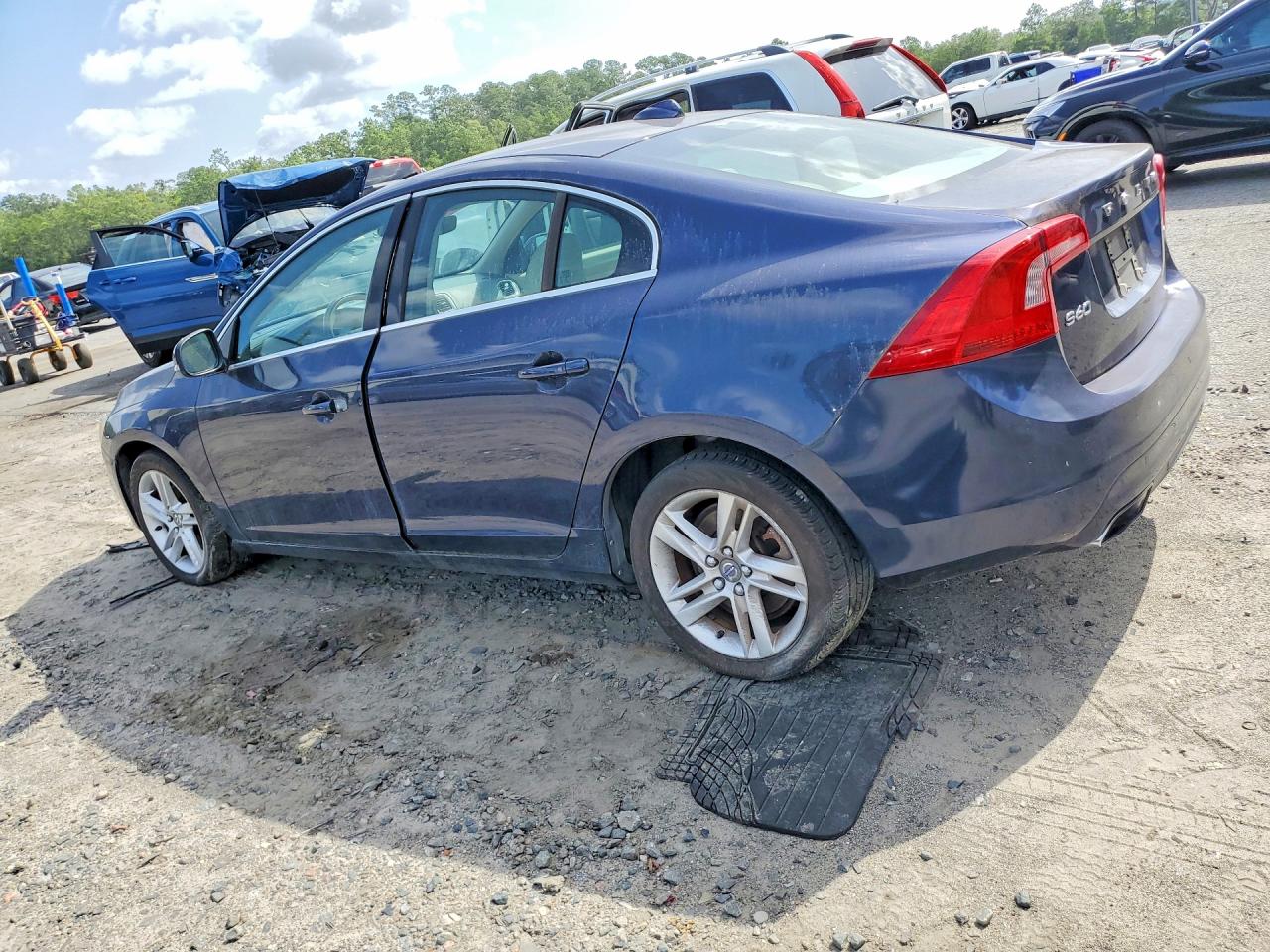2015 VOLVO S60