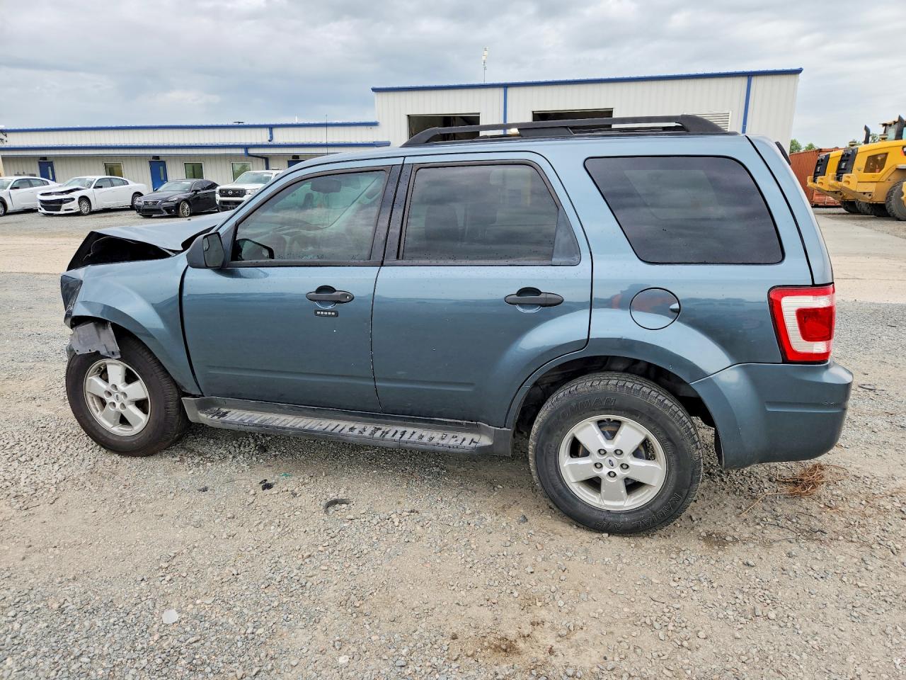 2010 FORD ESCAPE