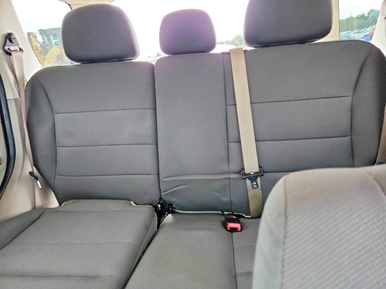 2010 FORD ESCAPE
