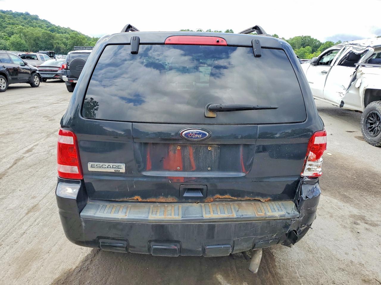 2010 FORD ESCAPE