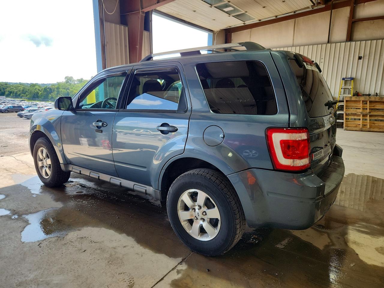 2010 FORD ESCAPE