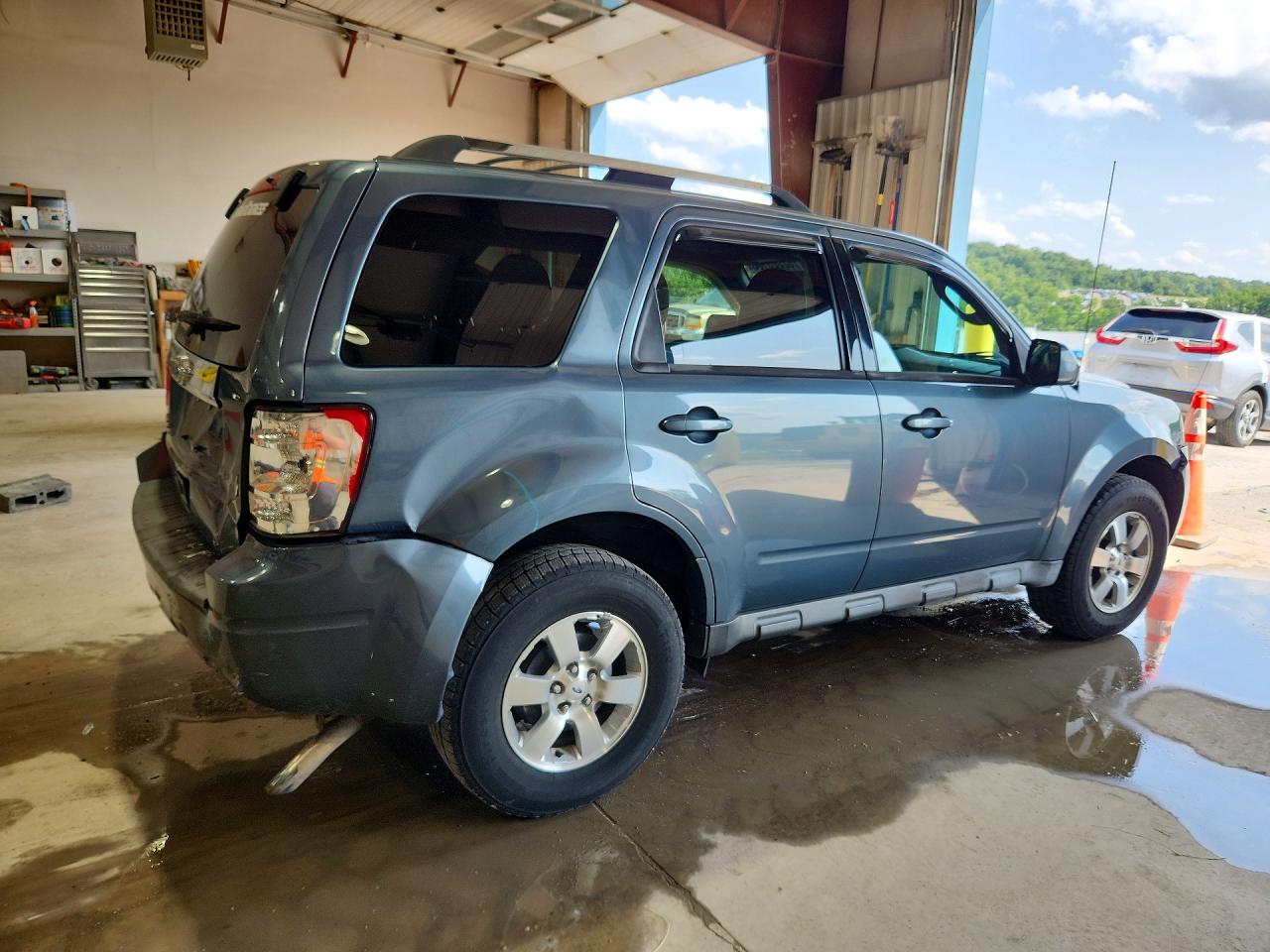 2010 FORD ESCAPE